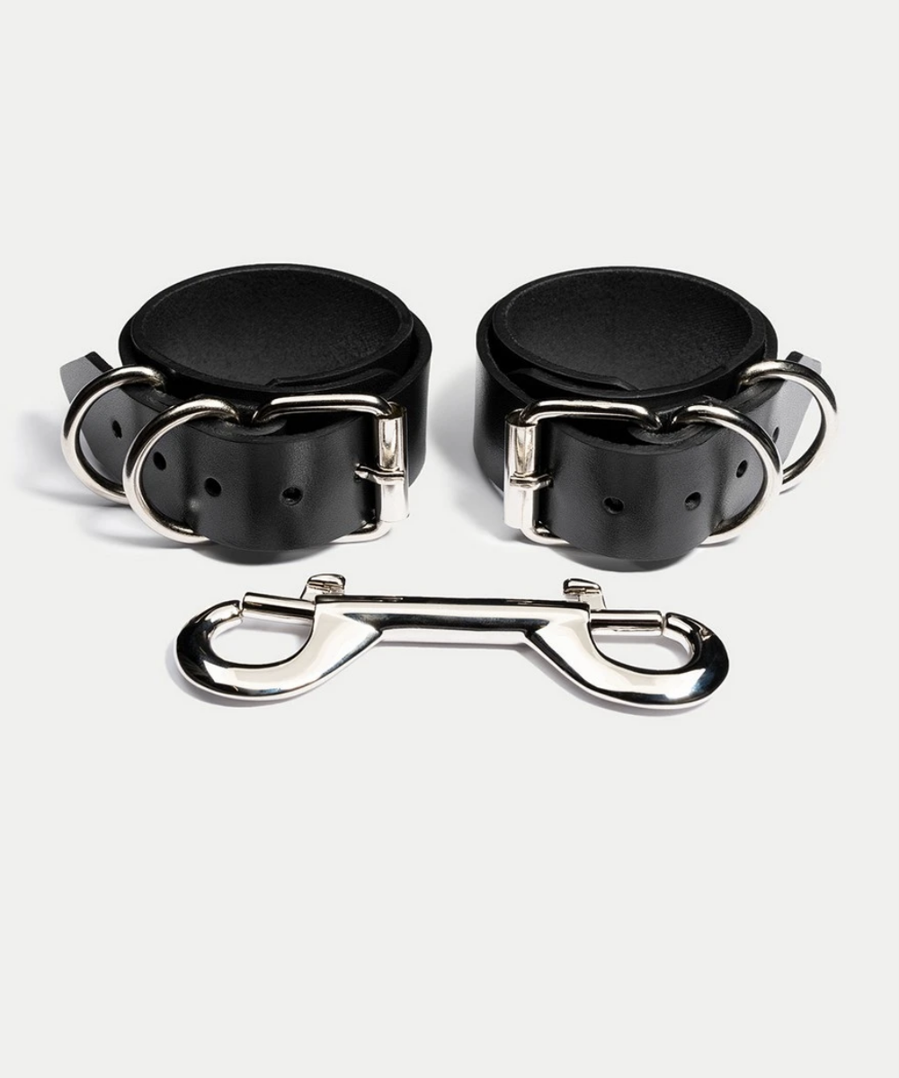ONYX LEATHER CUFFS